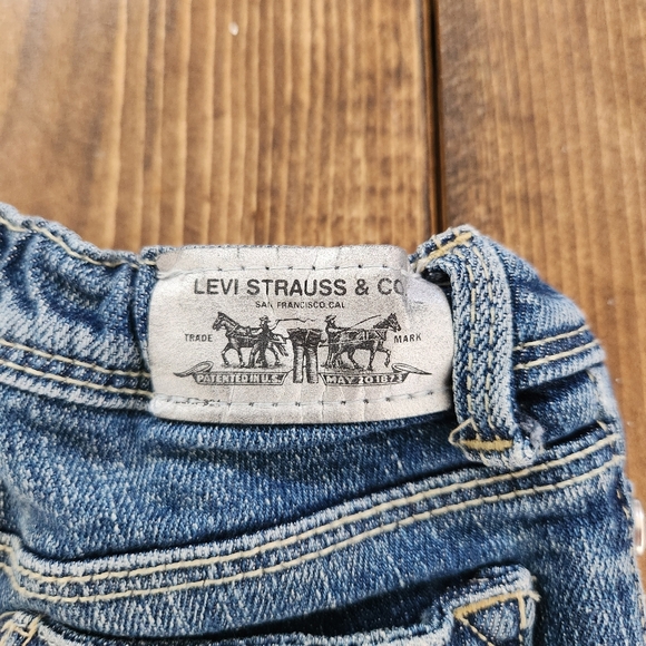 Levi’s Little Girls Blue Wash Jeans | Size 4 - Picture 8 of 9